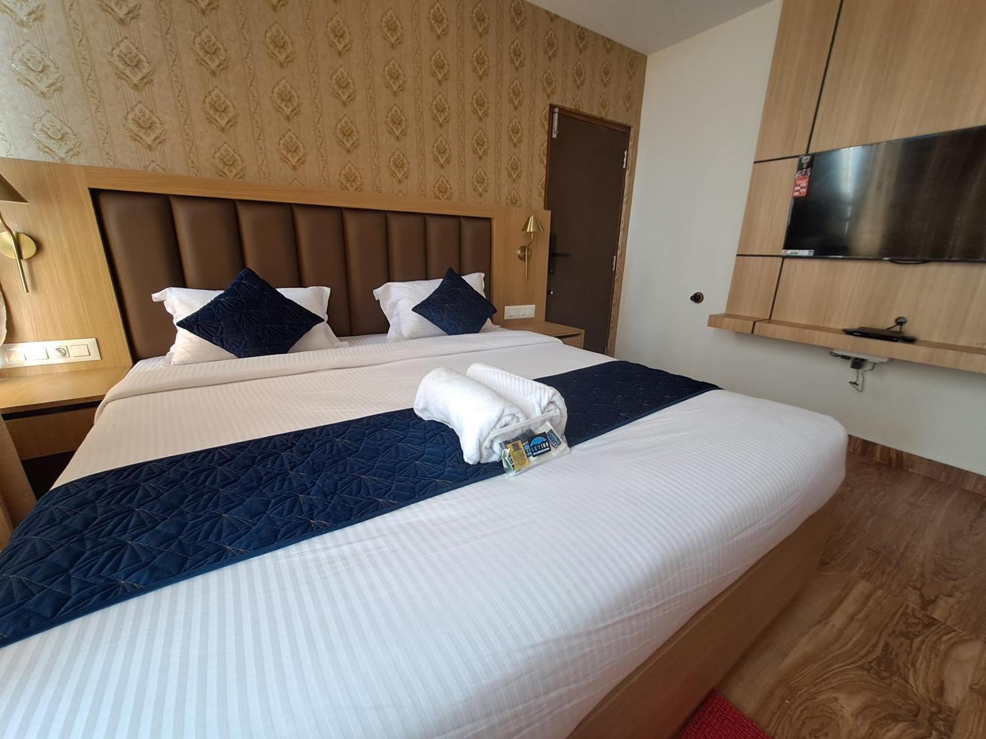 Sky Inn Mysore Esterno foto