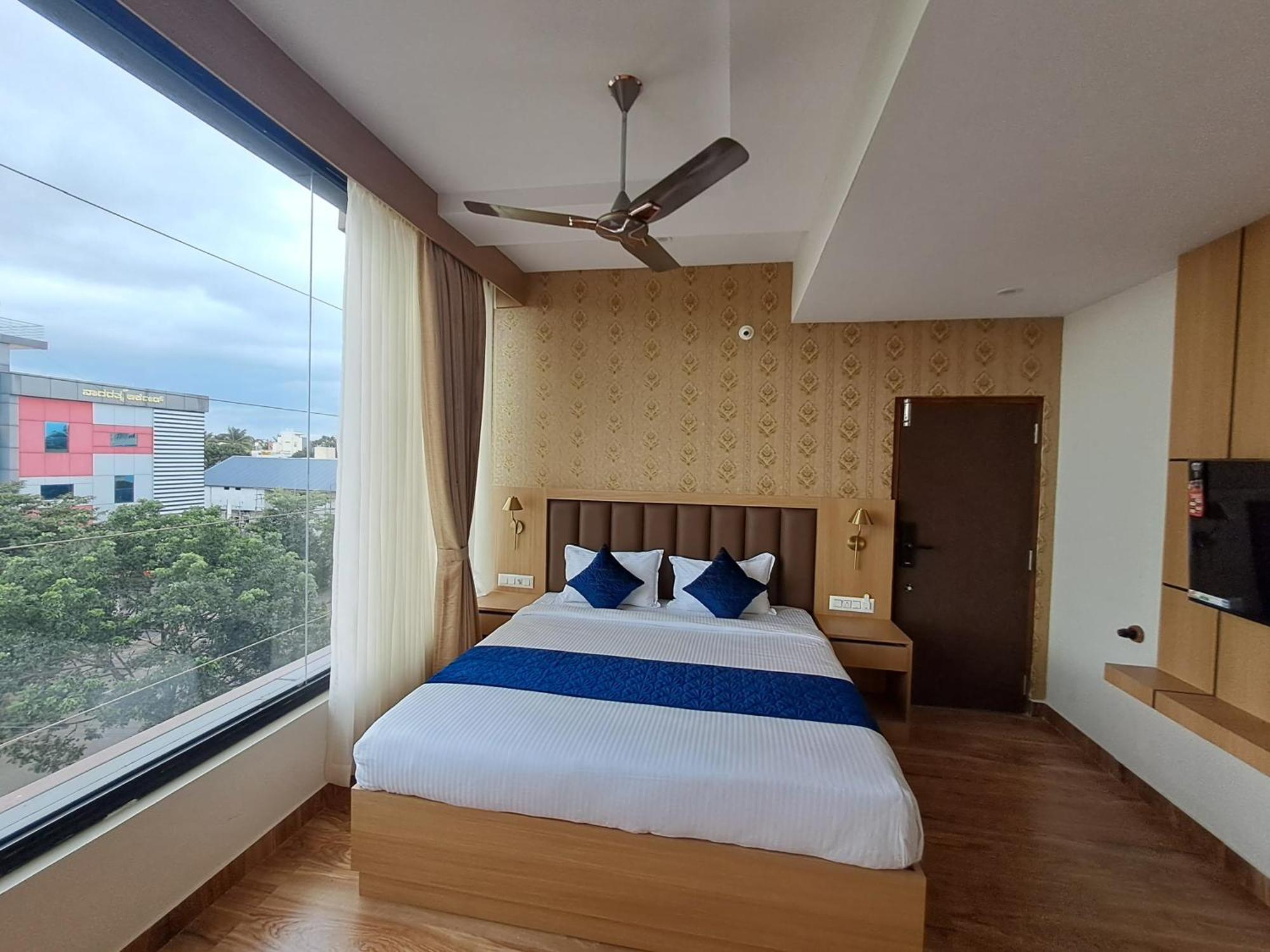 Sky Inn Mysore Esterno foto