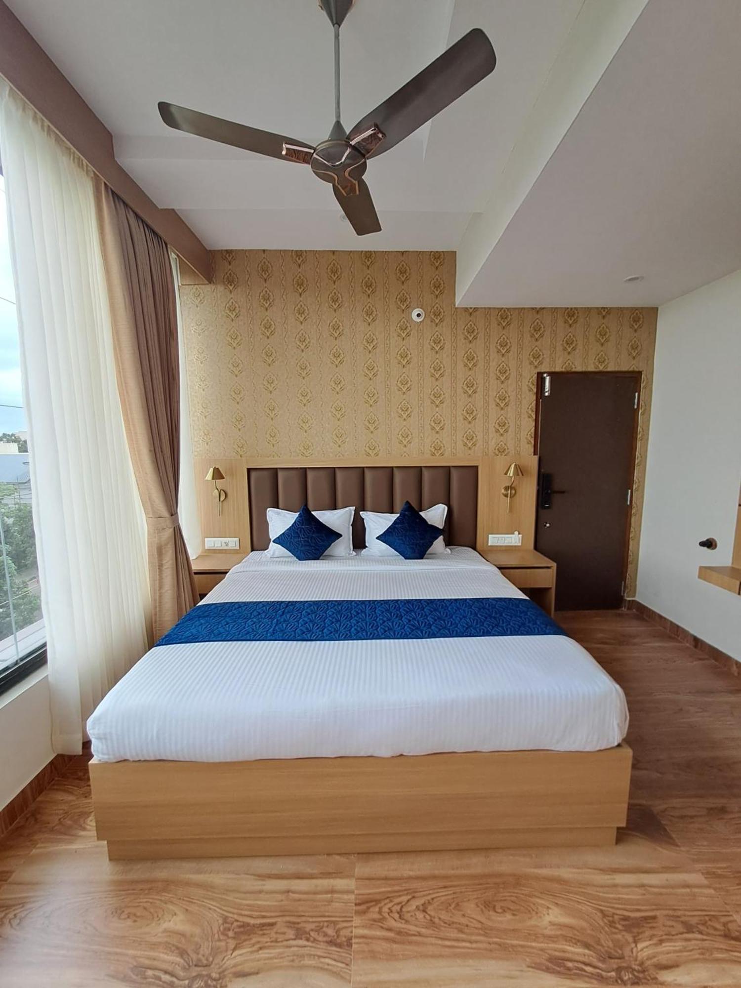 Sky Inn Mysore Esterno foto