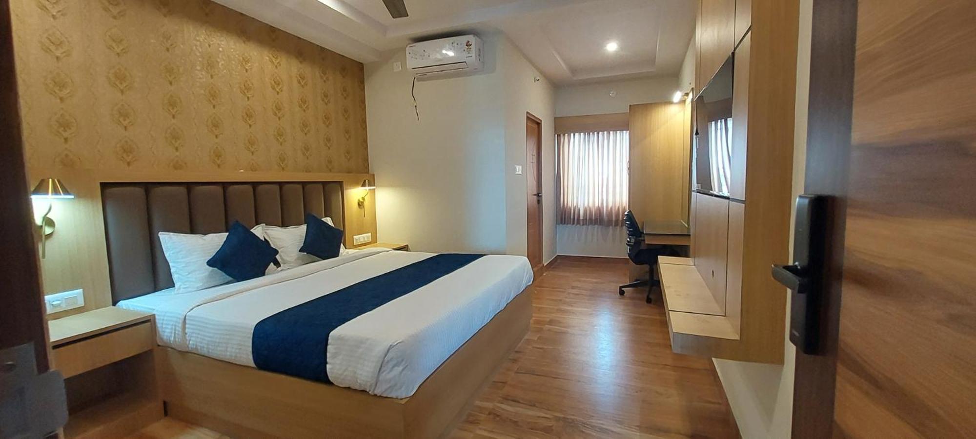 Sky Inn Mysore Esterno foto